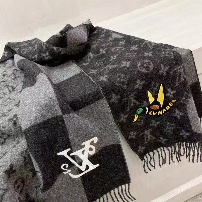 Louis Vuitton Scarf LV00161